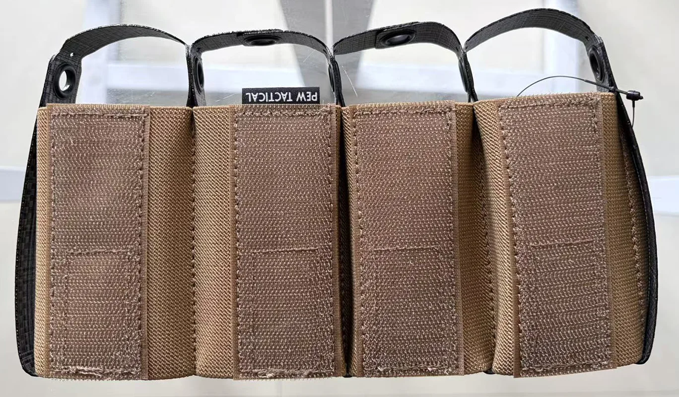 Bolsa táctica de pecho con compartimentos y inserción magnética - imagen 3