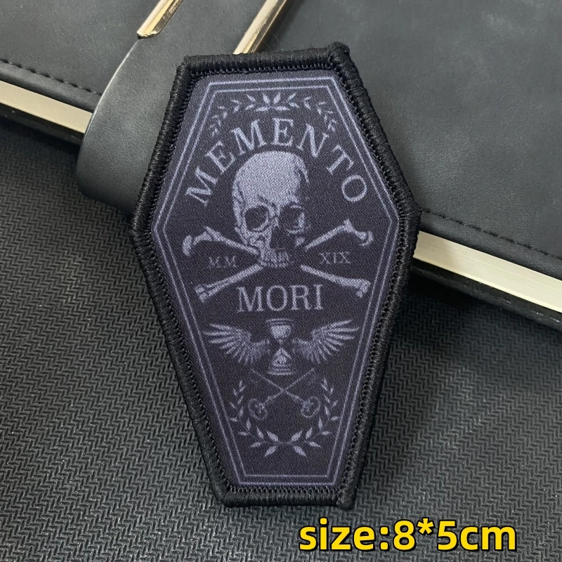 Insignia aplicada en mochila táctica