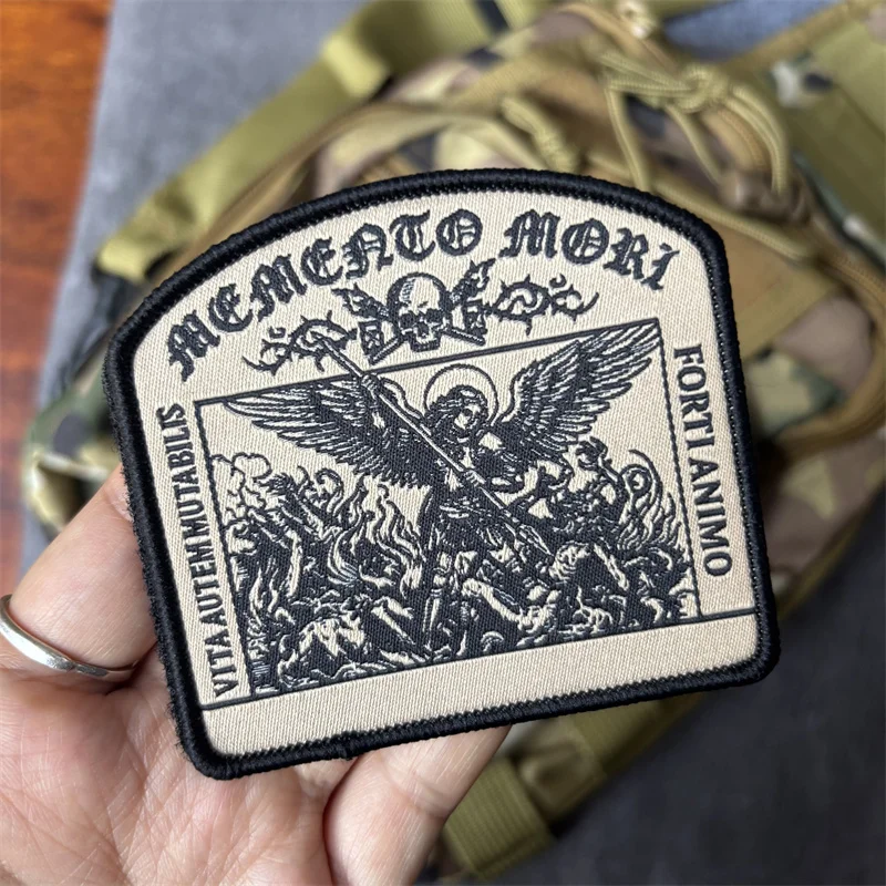 Colocación del parche tipo insignia en textil