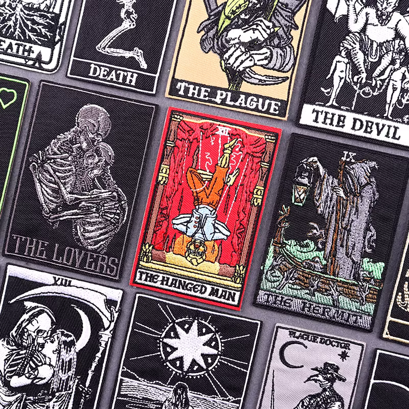Parche bordado Tarot – Hombre Colgado estilo Punk para ropa