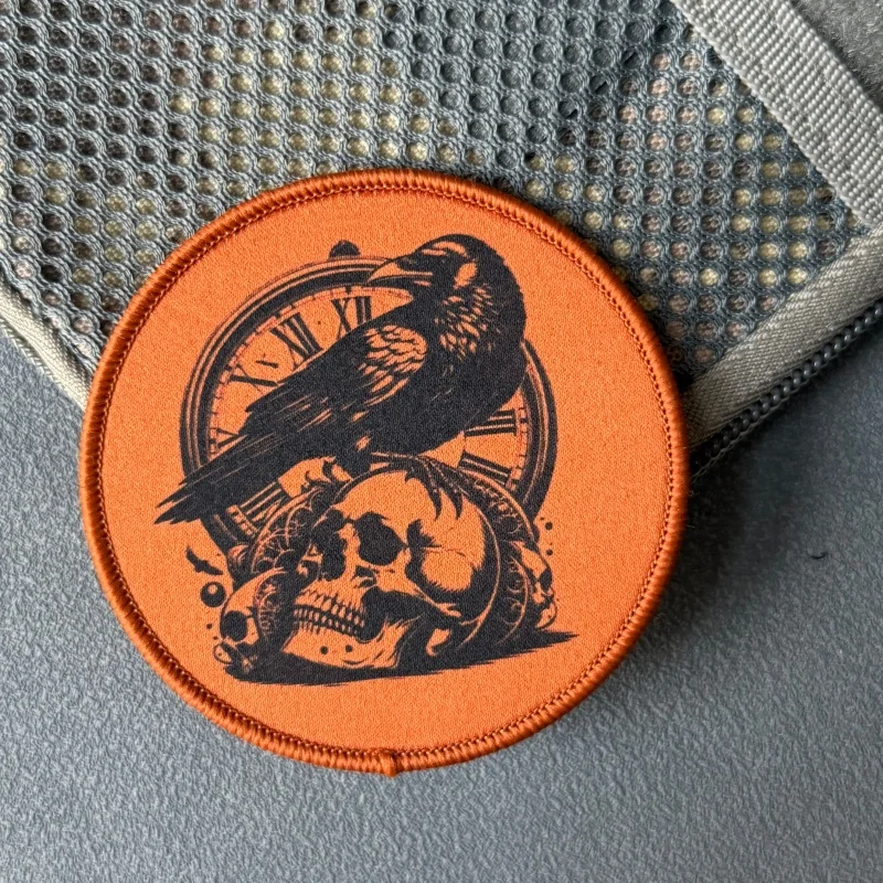Parche táctico calavera de cuervo con gancho y bucle