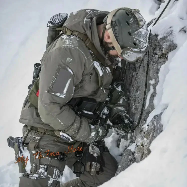Vista frontal de la chaqueta táctica MIG 4.0