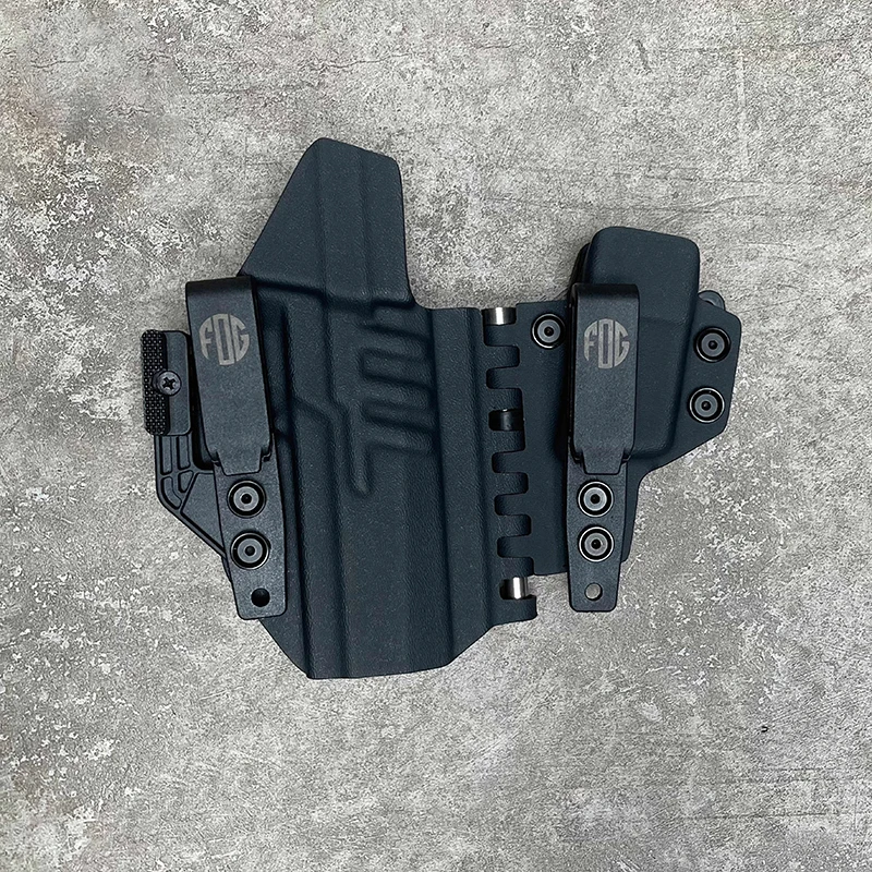 Vista frontal de la funda Kydex negra