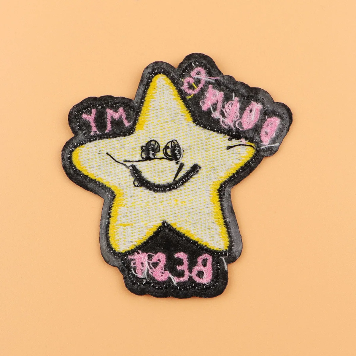 Parche bordado estrella termoadhesivo – Insignia para ropa y complementos - imagen 2