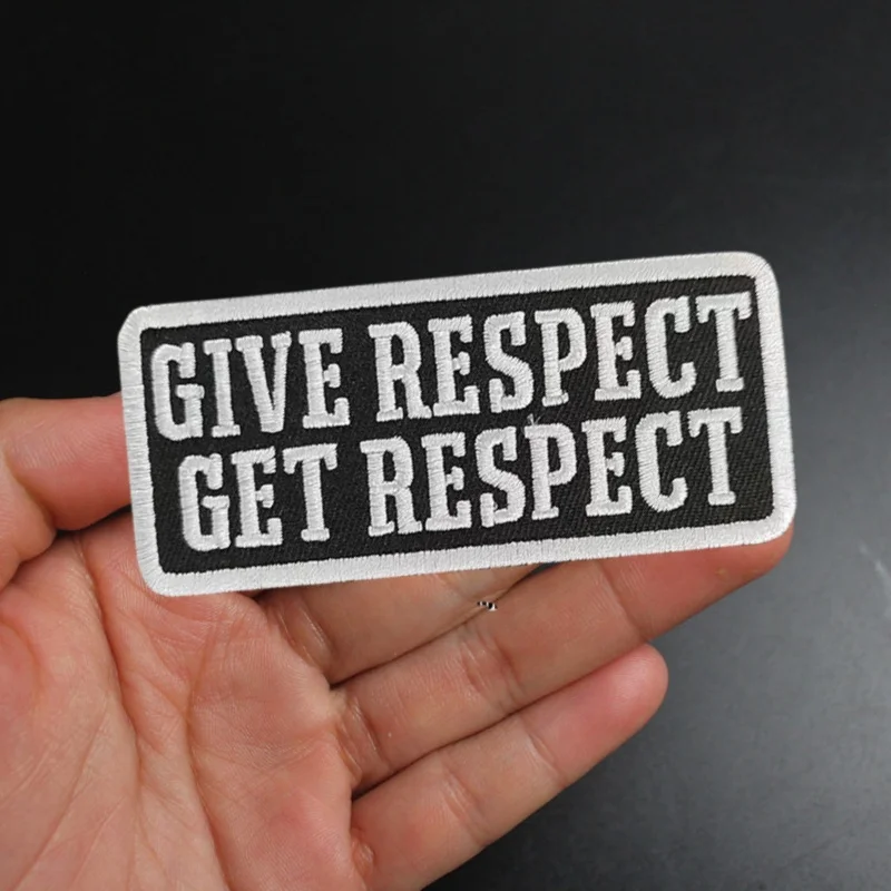 Parche GIVE RESPECT GET RESPECT con acabado bordado