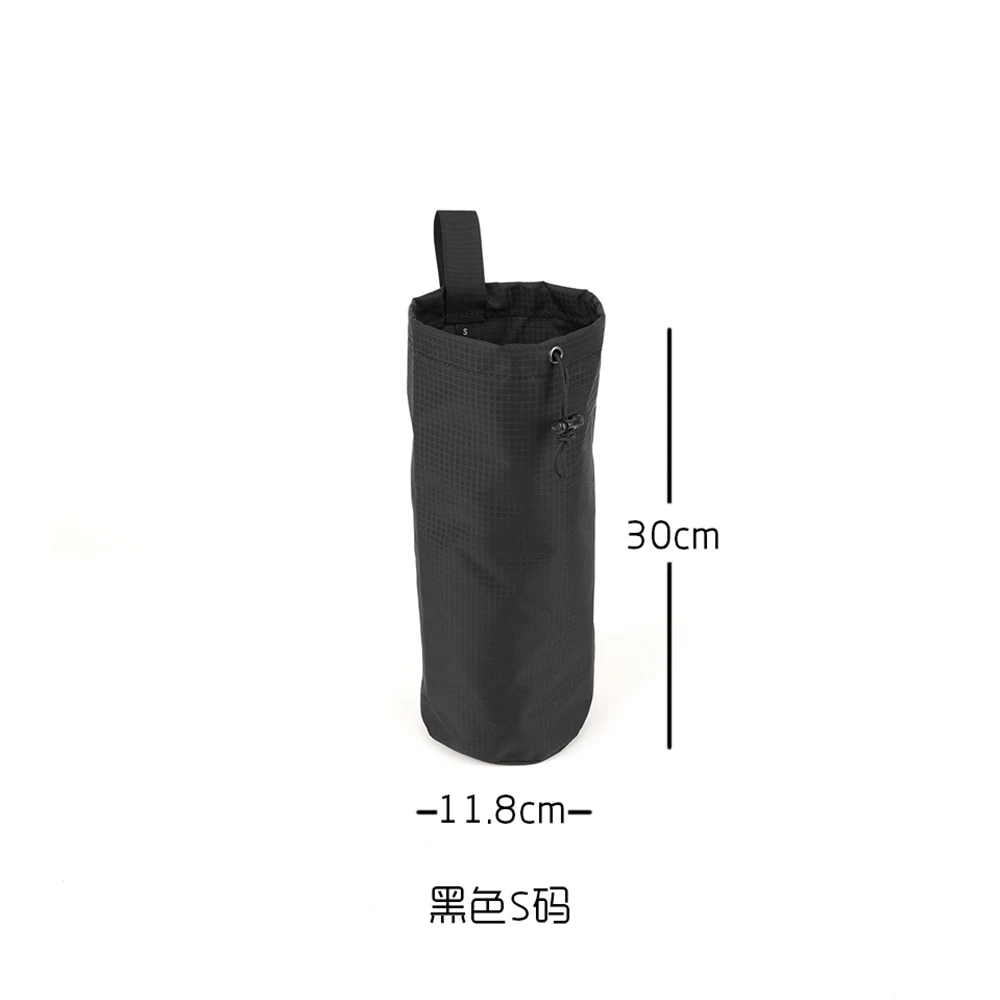 Bolsa táctica PEW TACTICAL en color negro con cierre de cordón