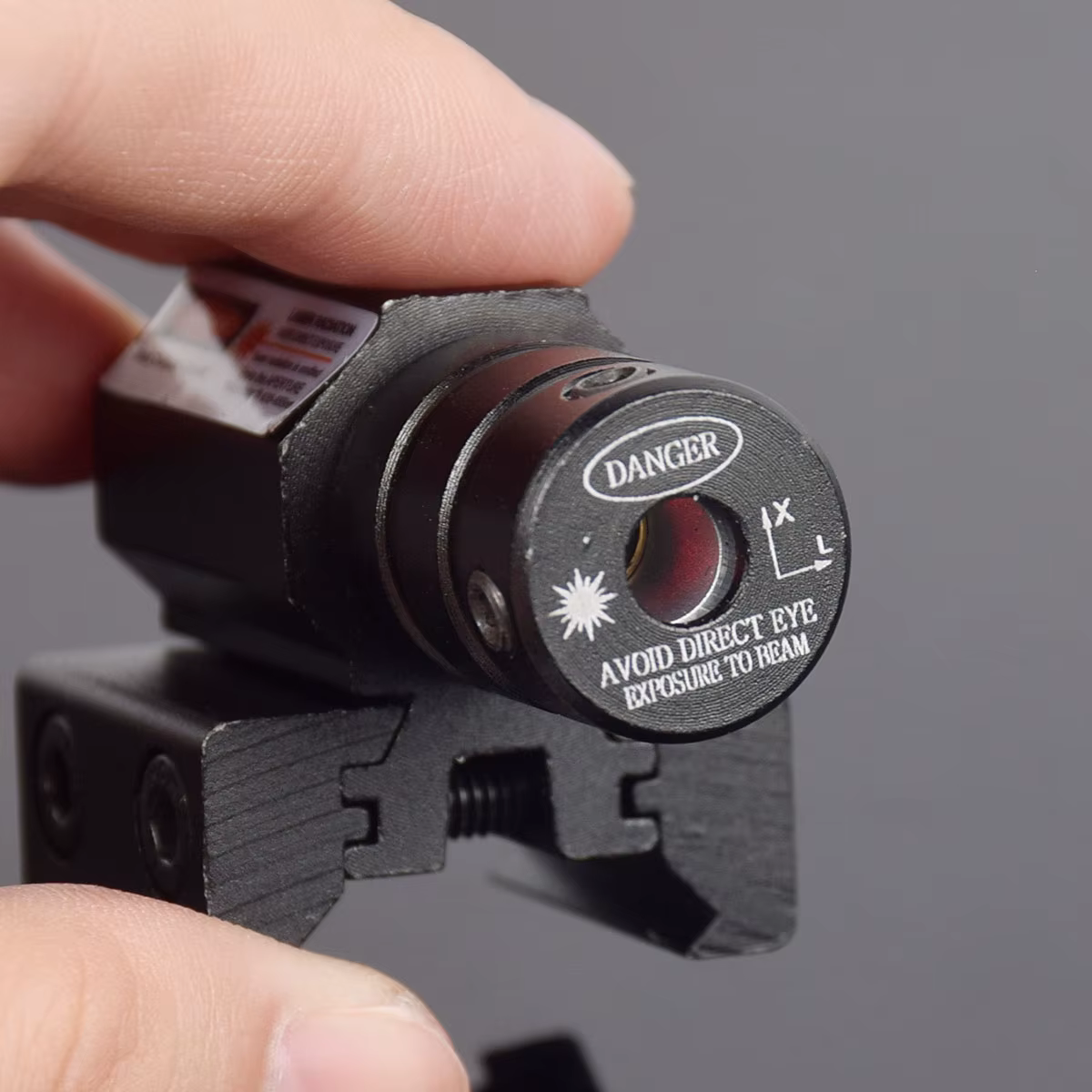 Laser tactico rojo y verde con base de riel y soporte para mira - imagen 4