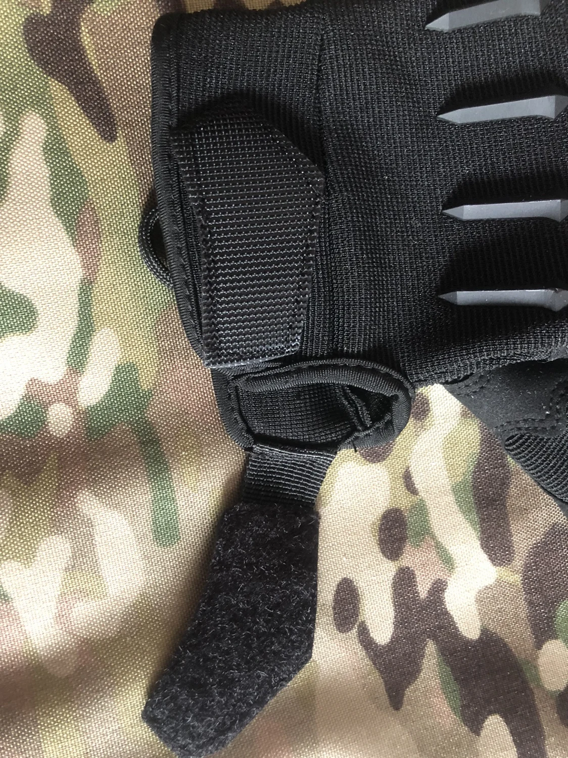 Guantes tácticos para actividades al aire libre