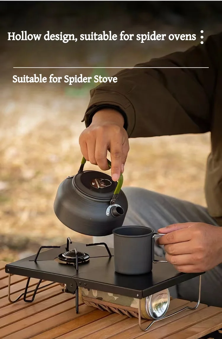 Mesa plegable para exteriores en entorno de picnic