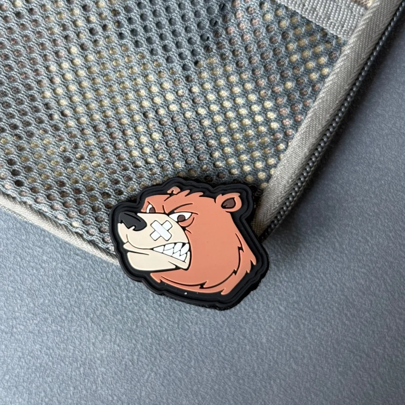 Parche táctico de PVC oso enfadado con velcro para mochila - imagen 4