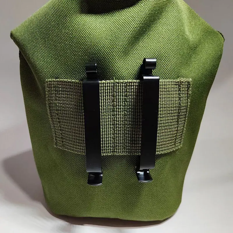 Accesorios metálicos de fijación y organización