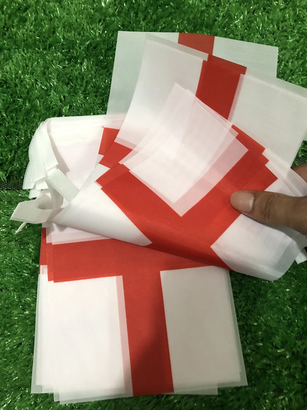 Banderines con acabado ligero y aptos para colgar