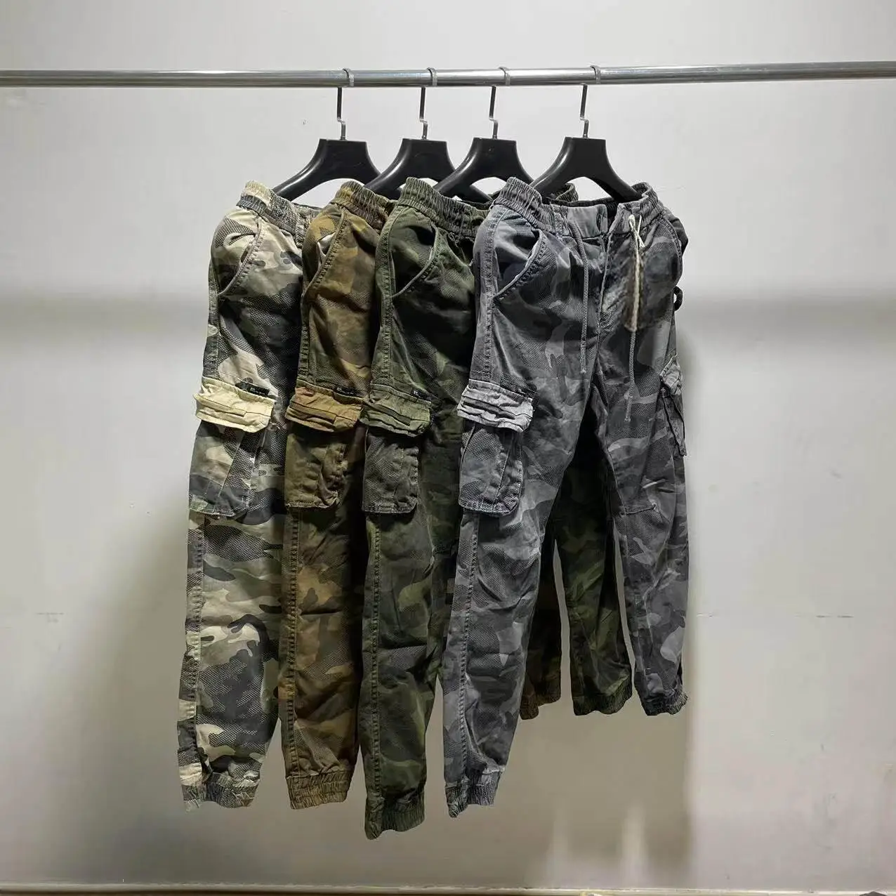 Pantalón camuflaje táctico workwear slim fit con cordones en tobillo - imagen 4