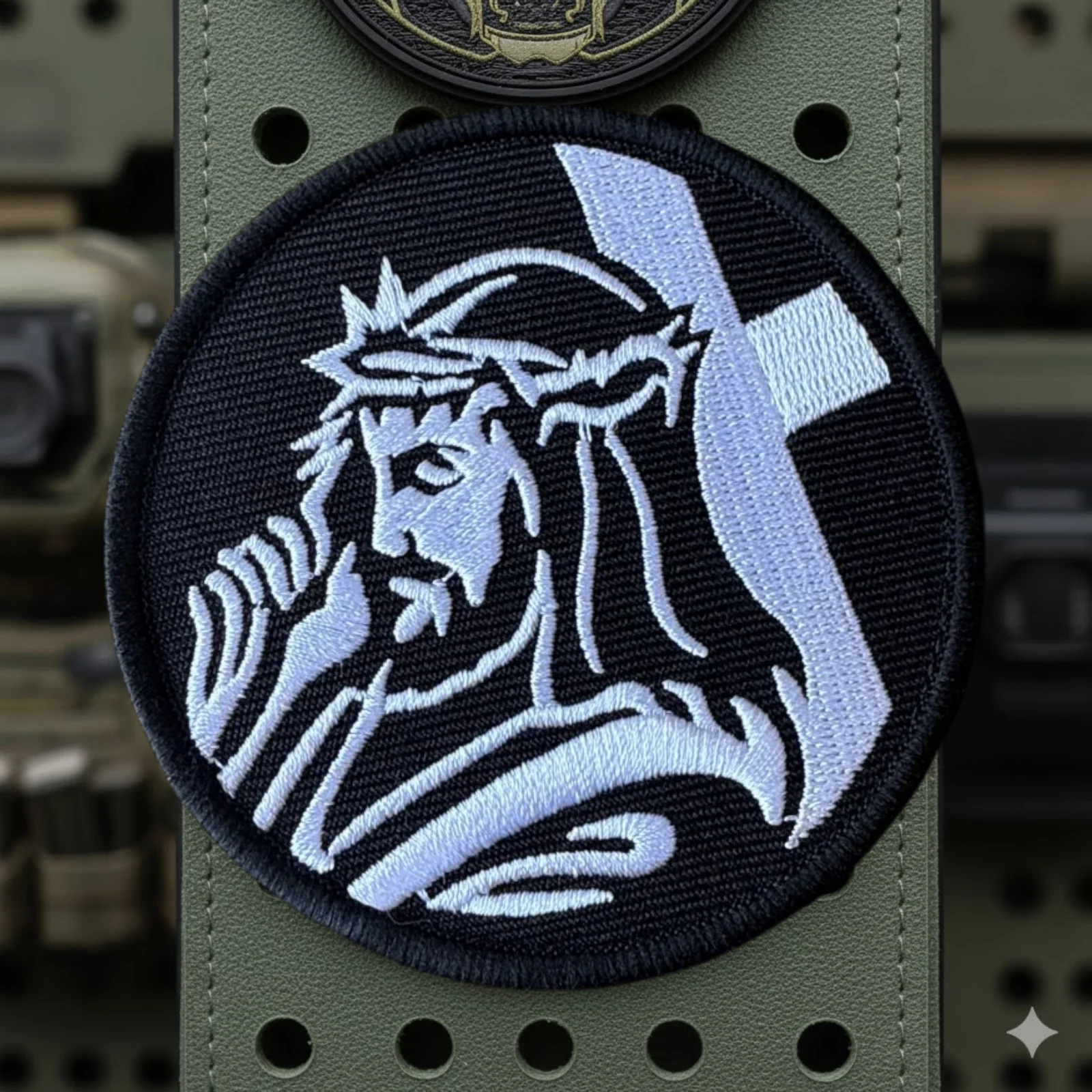 Parche bordado de Jesucristo con velcro para chaleco táctico - imagen 5