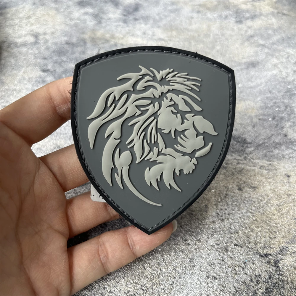 Parche táctico león con velcro – Emblema para uniforme militar - imagen 2