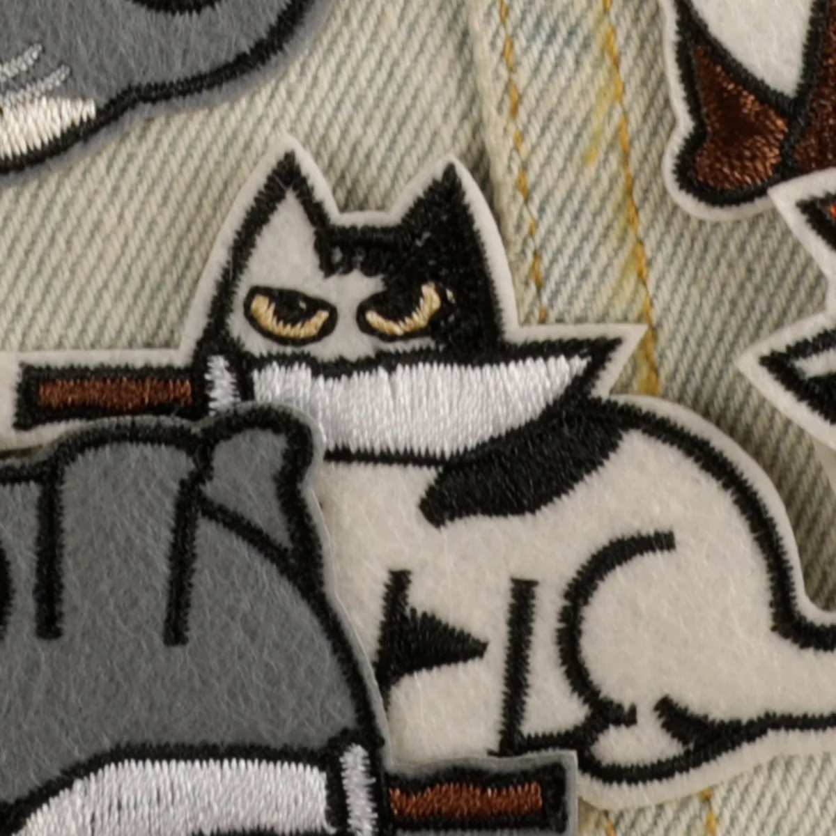Parche bordado felino con cuchillo, termoadhesivo para chaqueta - imagen 2