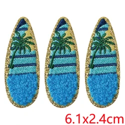 Parches bordados termoadhesivos de playa: chica surfista y conchas