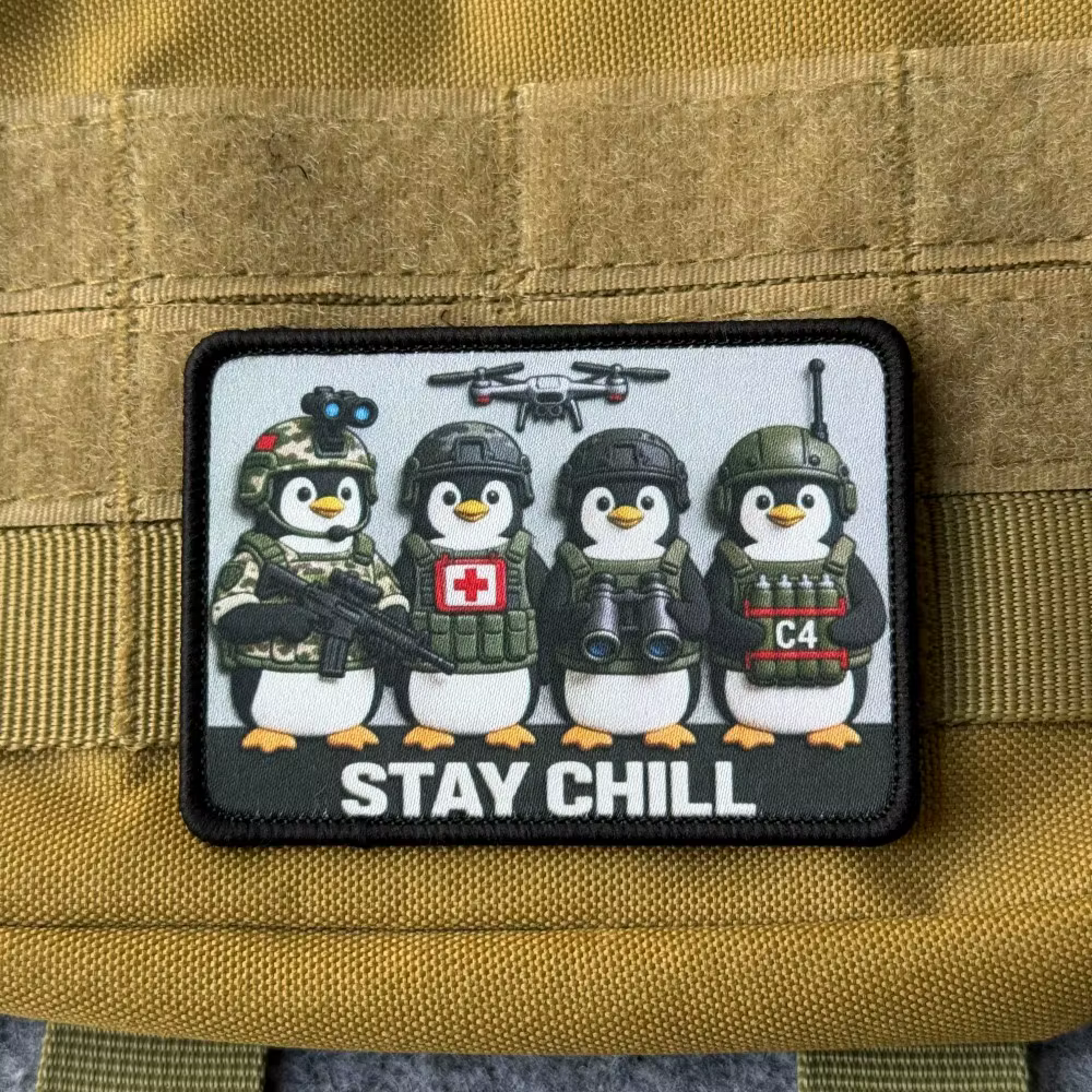 Parche táctico pingüino Stay Chill con velcro para equipo MOLLE - imagen 4