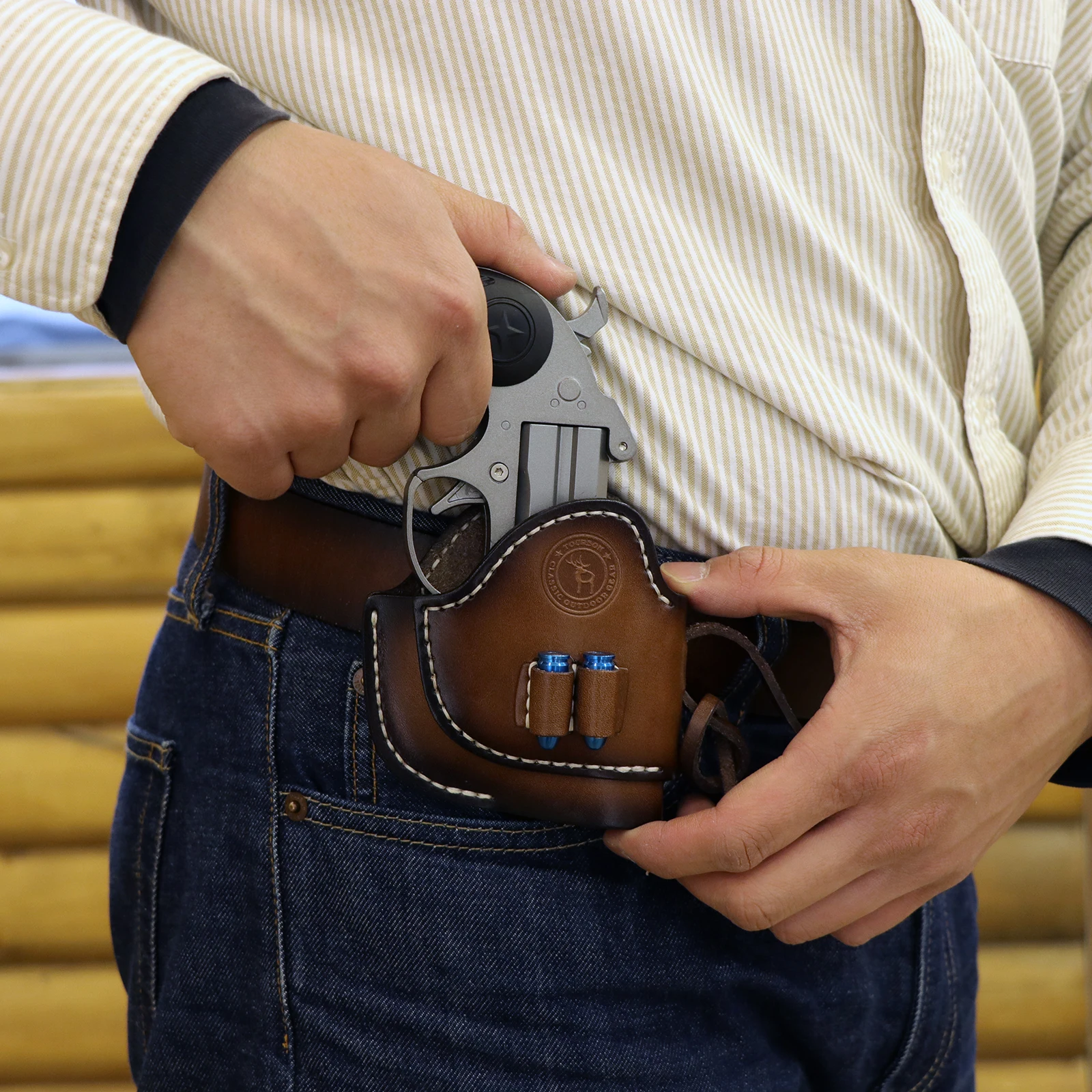 Tourbon funda pistola de cuero marrón con clip y porta cartuchos - imagen 4