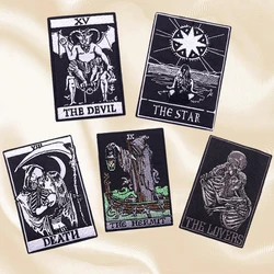 Conjunto de parches bordados termoadhesivos calavera Tarot Punk y faro