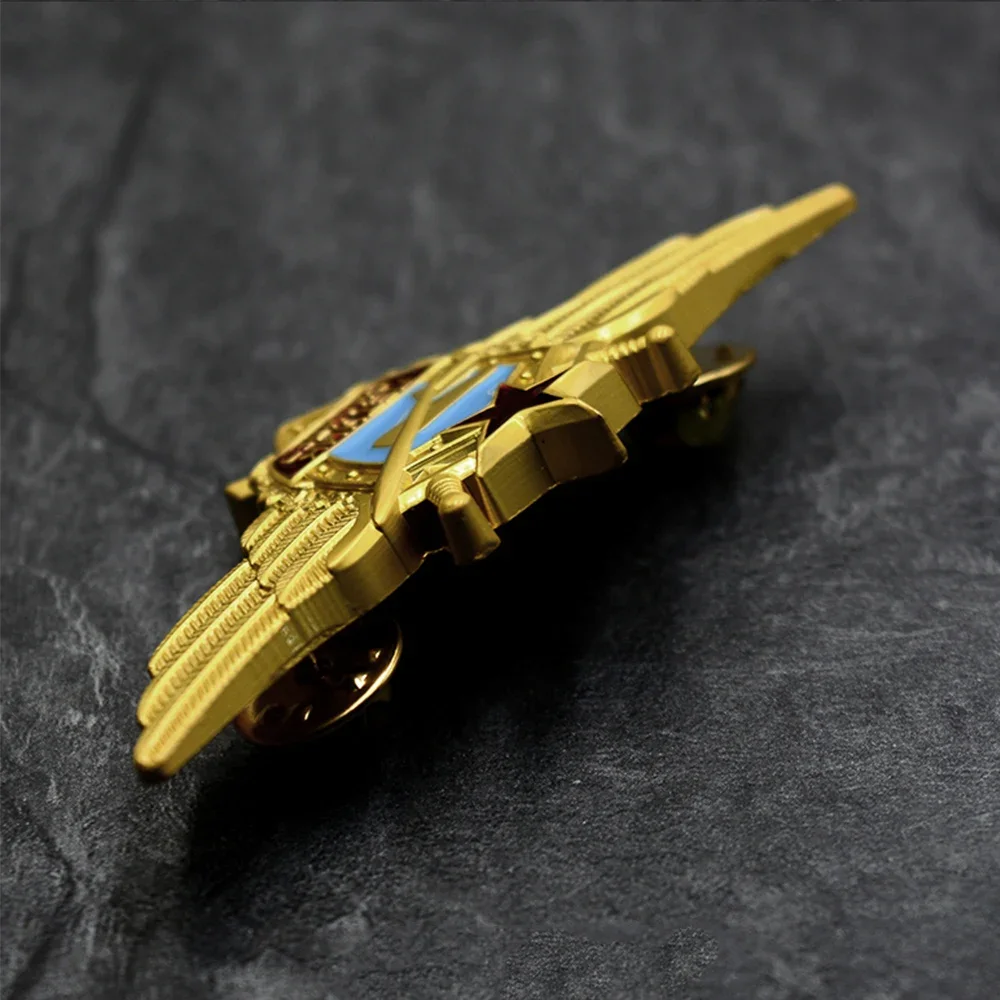 Broche militar soviético con insignia metálica alas de estrella - imagen 3