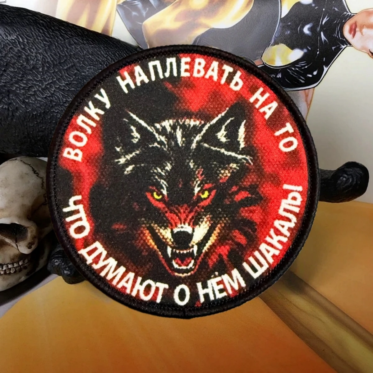 Parche táctico moral chevron El lobo no se preocupa con velcro - imagen 2