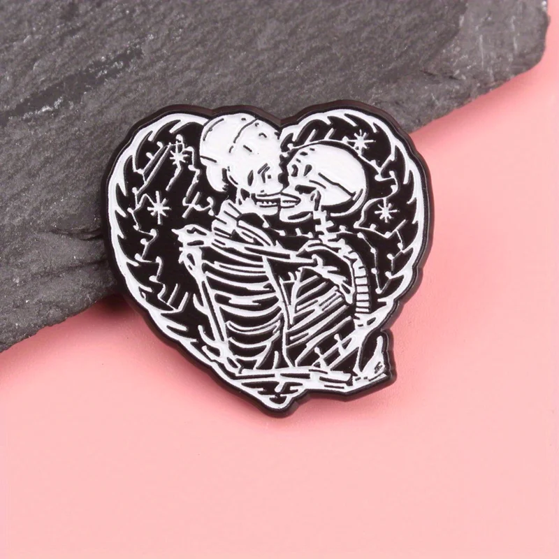 Dark Romance Bone Embrace pin esmaltado esqueleto corazón iluminado - imagen 5