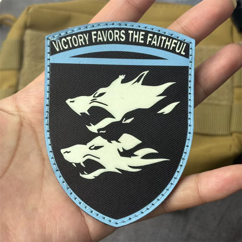 Parche moral táctico Victory Favors The Faithful con velcro - imagen 4