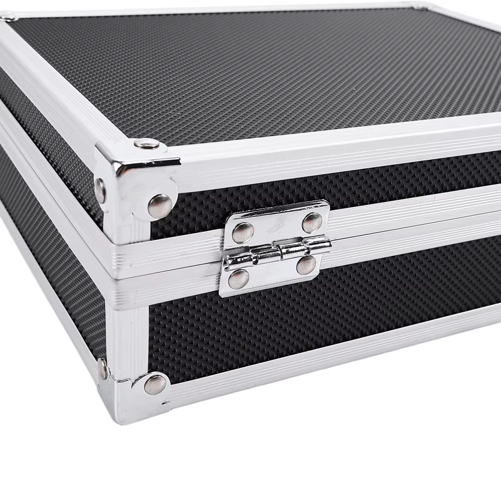 Estuche cerrado con acabado negro/plata