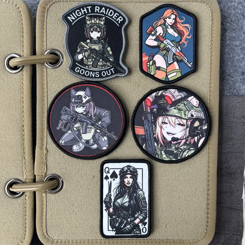 Parche táctico de chica anime con velcro para mochila o uniforme - imagen 4