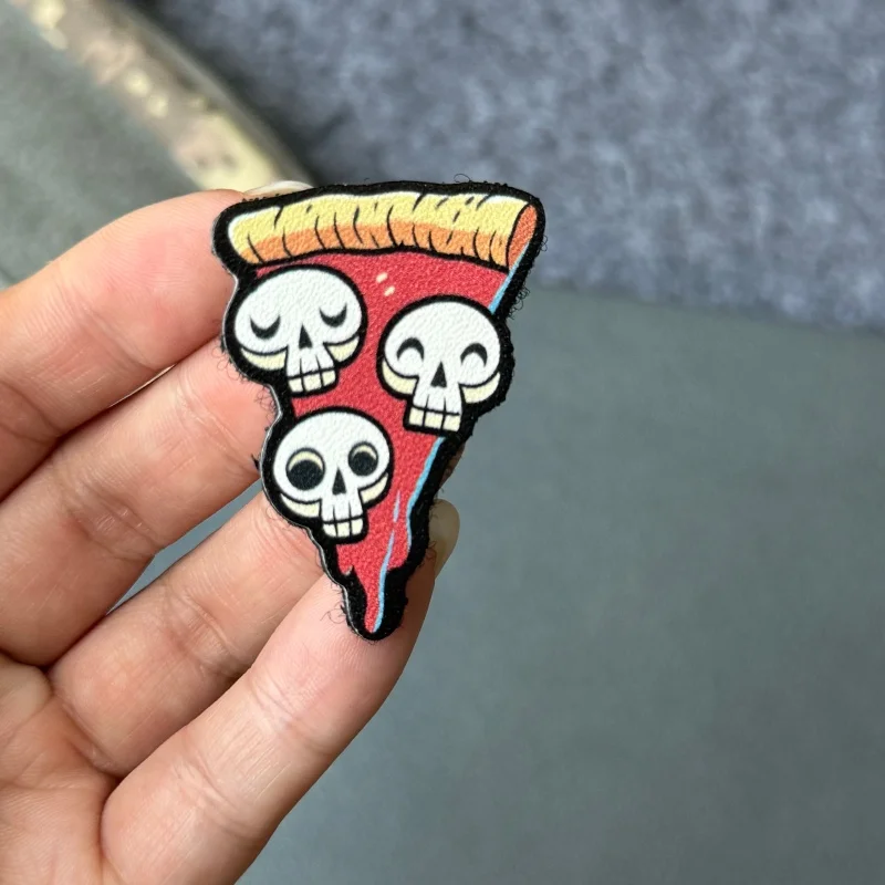 Parche táctico mini calavera pizza con velcro, bordado para ropa - imagen 2