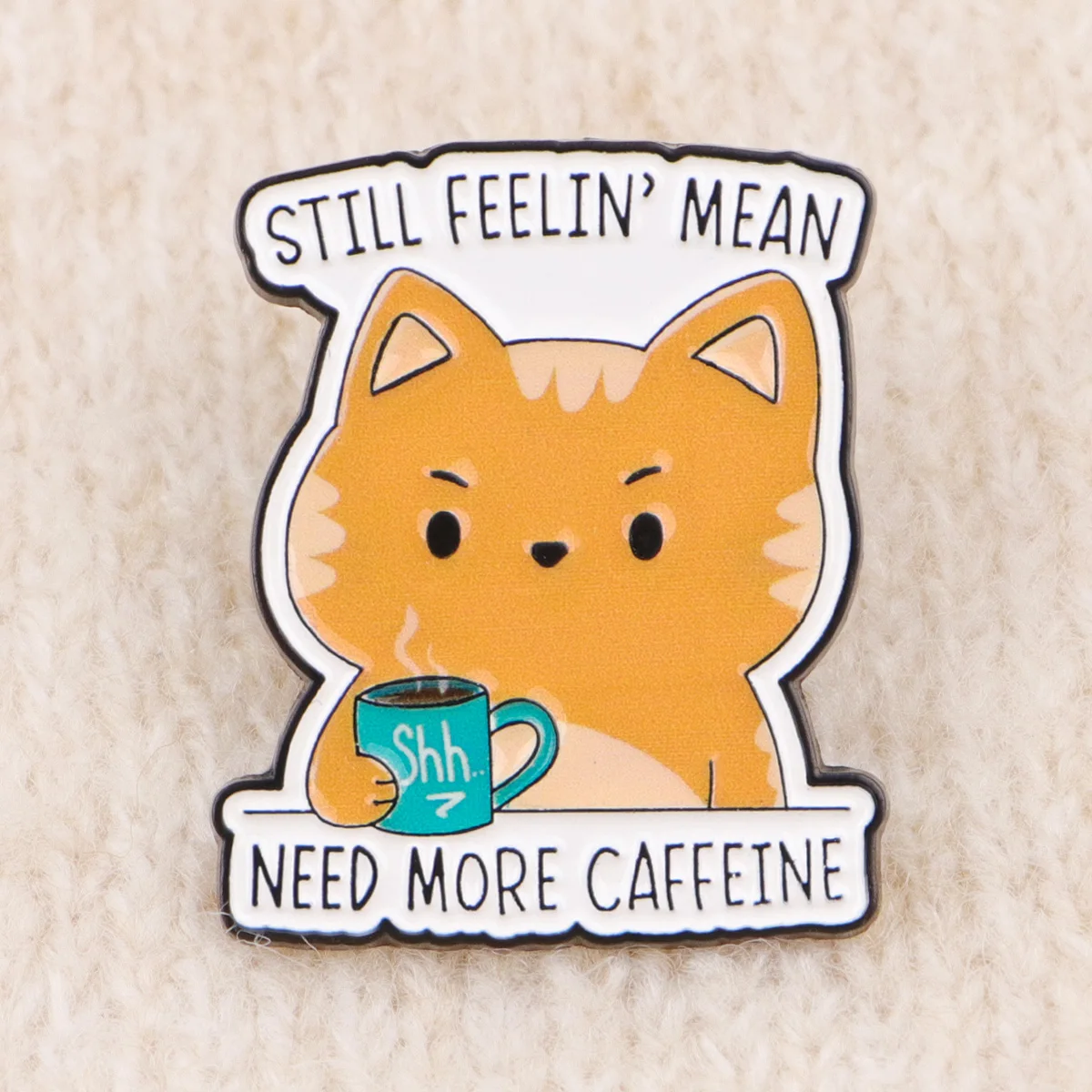 Pin de esmalte gato naranja con frase café para chaquetas y mochilas - imagen 2