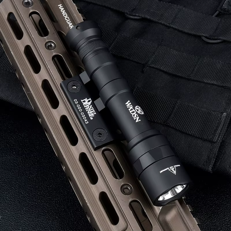 SureFire M300 M600 Linterna Táctica LED para Caza y Airsoft nocturna - imagen 3