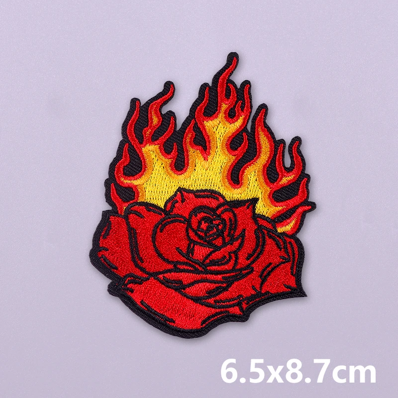 Parche bordado calavera roja punk termoadhesivo para ropa - imagen 3