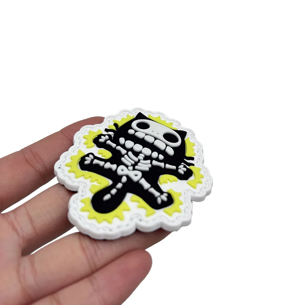 Parche táctico PVC luminoso gato esqueleto con velcro para chaleco o mochila - imagen 3