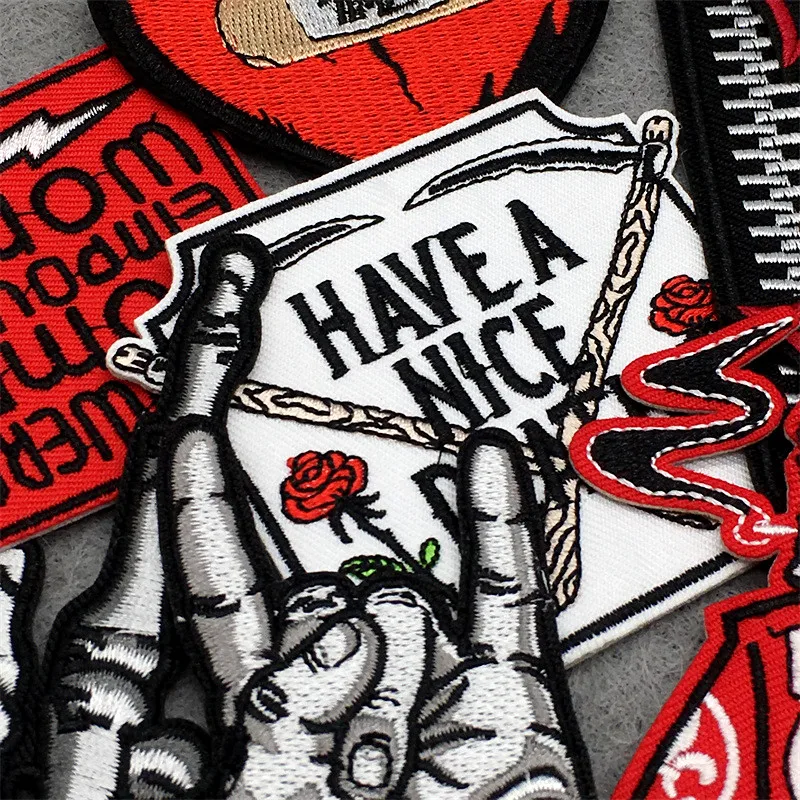 Parche bordado punk de rayas para chaqueta y jeans