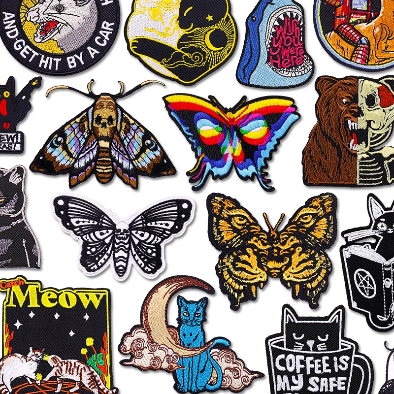 Parches bordados de animales de terror y mariposas