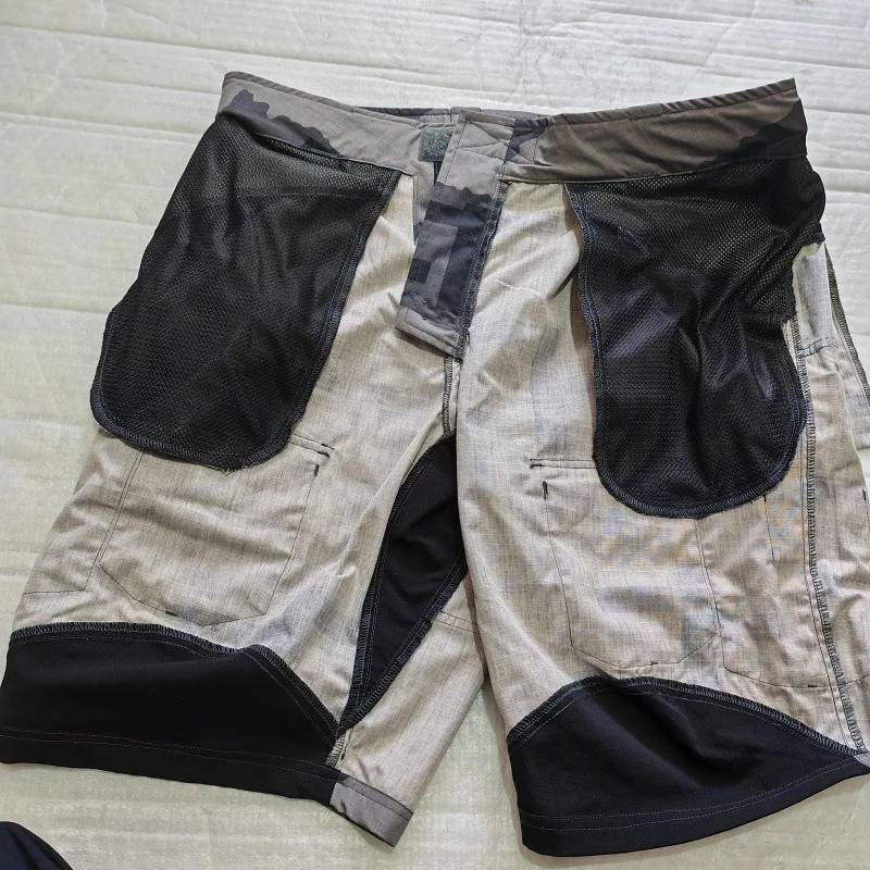 Pantalones cortos tácticos T-BLOCK City gris ripstop transpirables - imagen 4