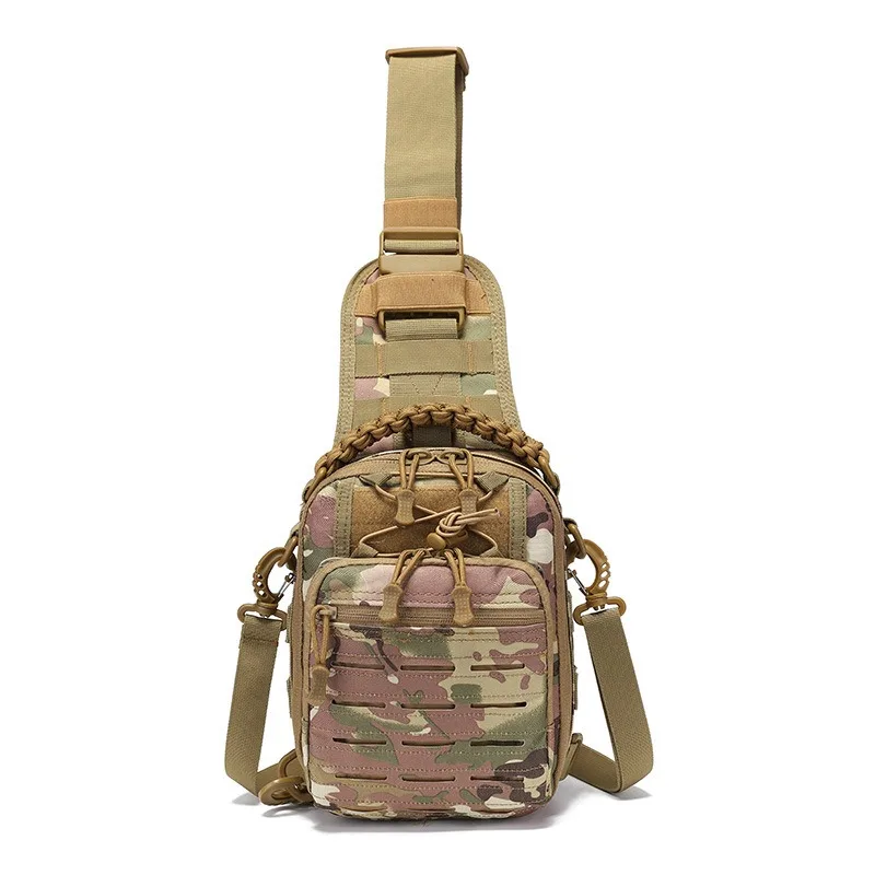 Bolso táctico de pecho con diseño compacto