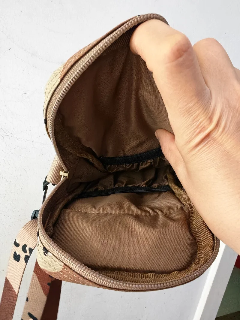 Bolsa de almacenamiento para teléfono y llaves diseño chocolate - imagen 2