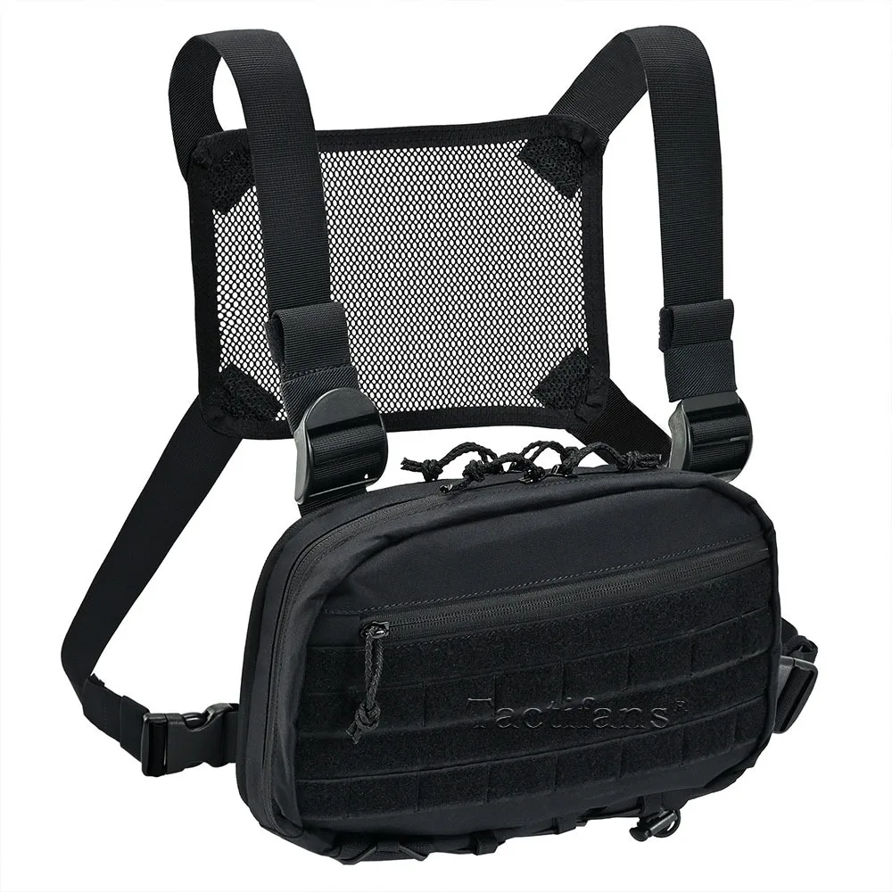 Vista frontal de la bolsa de pecho Molle EDC