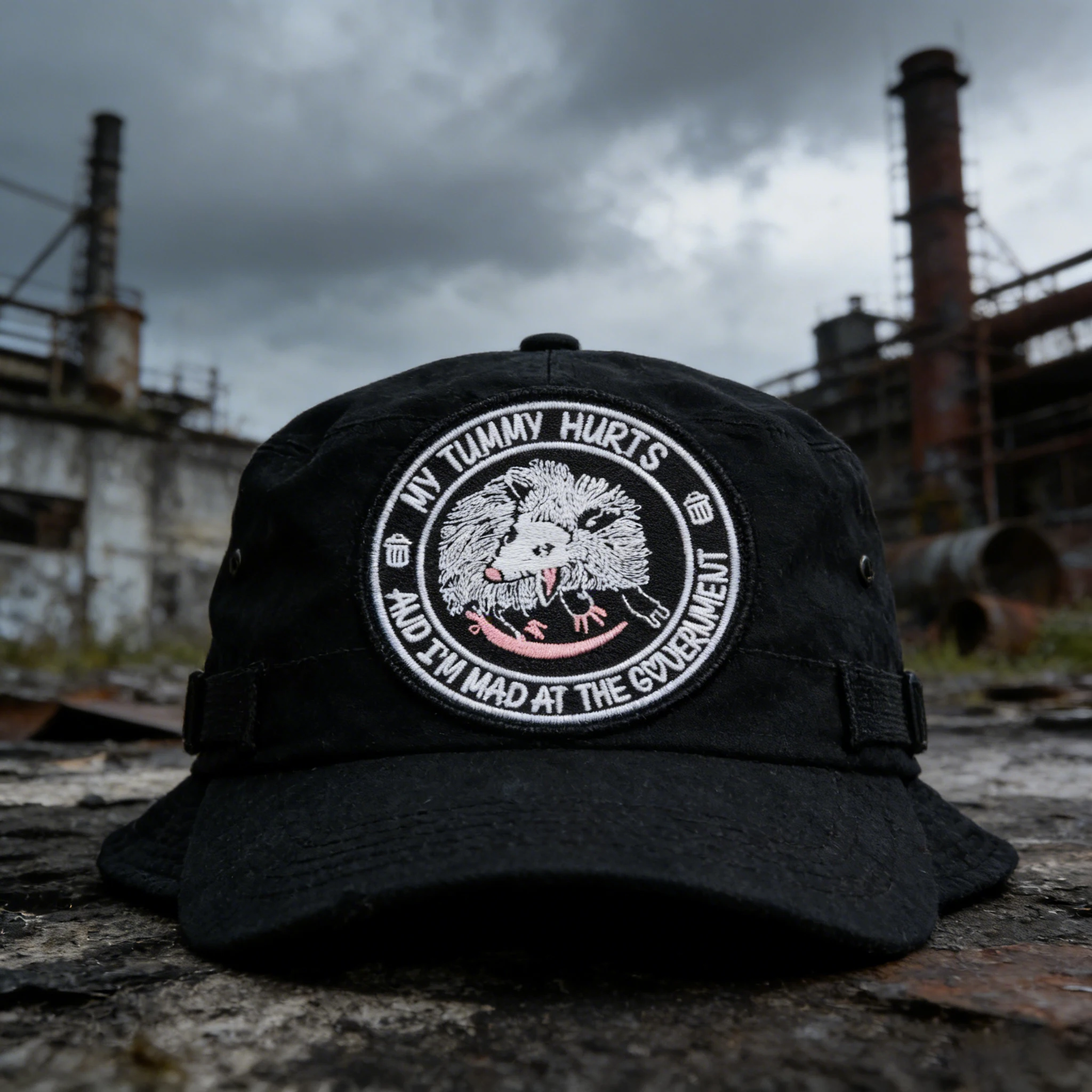 Parche bordado termoadhesivo opossum punk para gorra y ropa - imagen 3