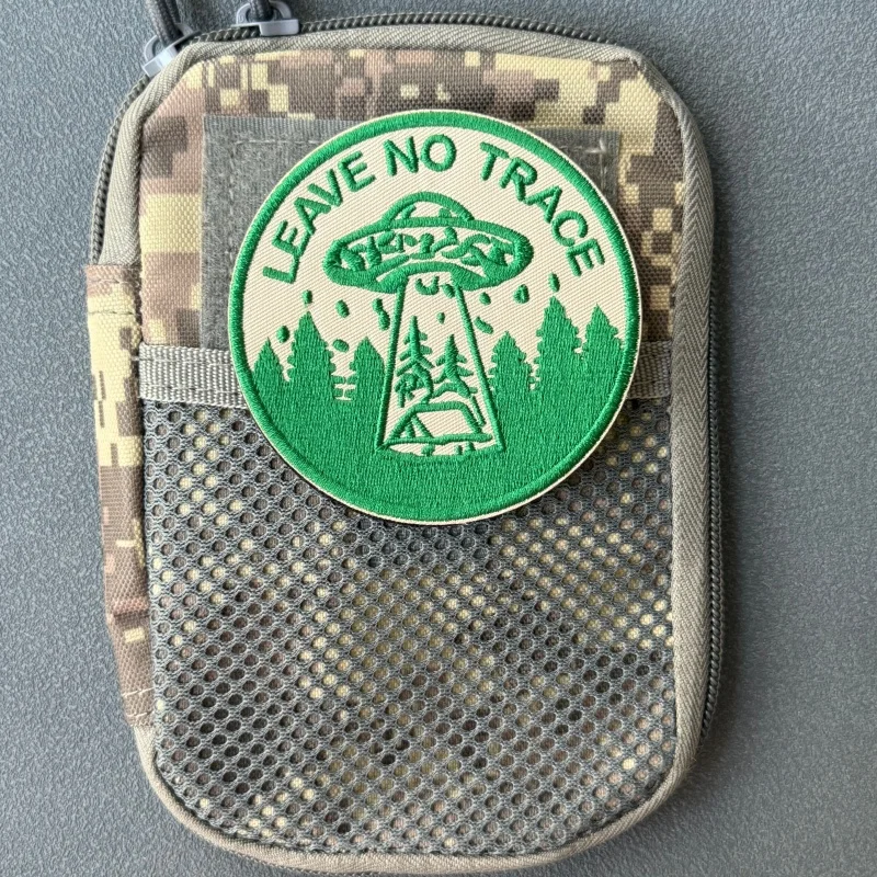 Parche táctico bordado Leave No Trace con velcro para mochila - imagen 2