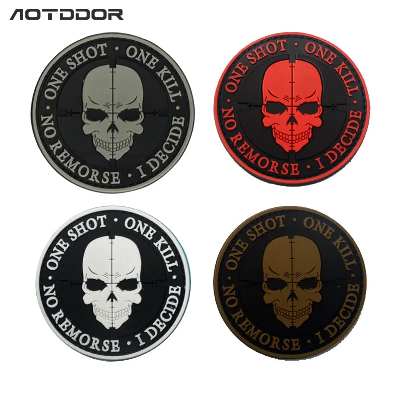 Parche de calavera One Shot One Kill sobre superficie textil