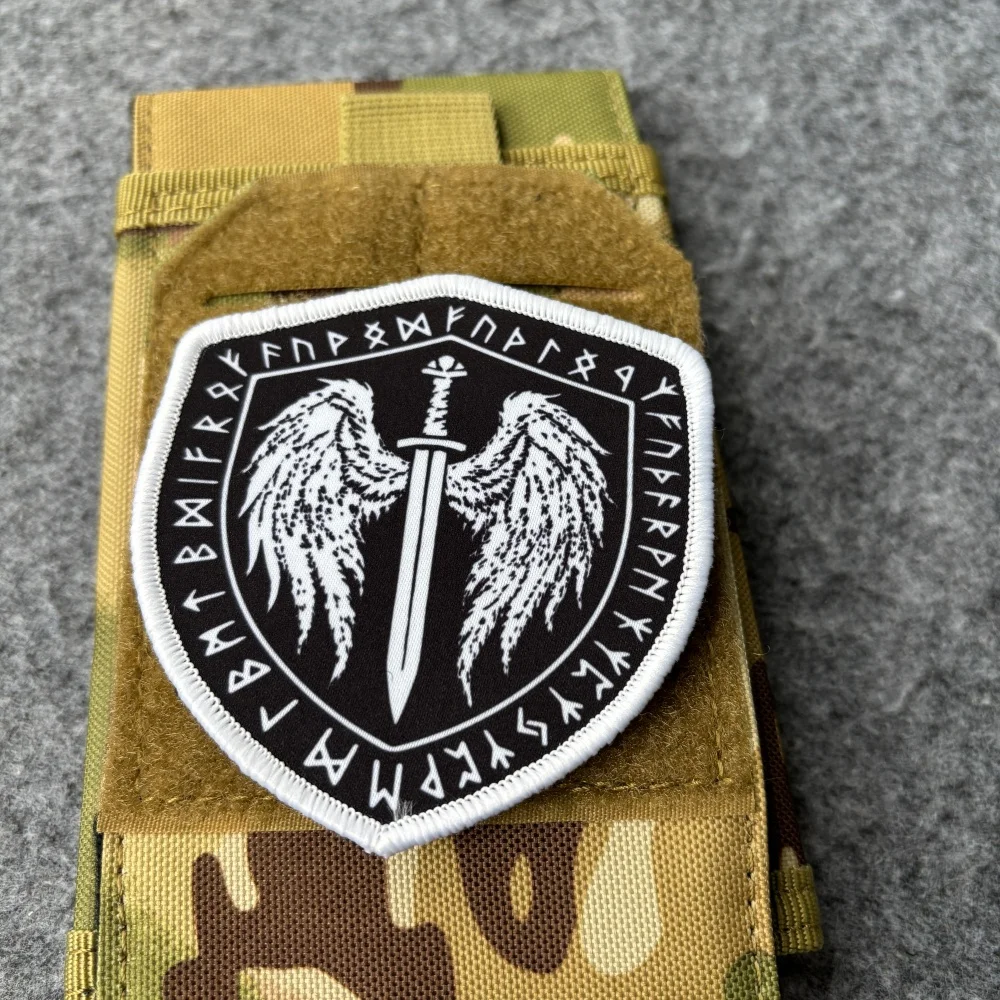 Parche táctico velcro espada alas runas vikingas para ropa