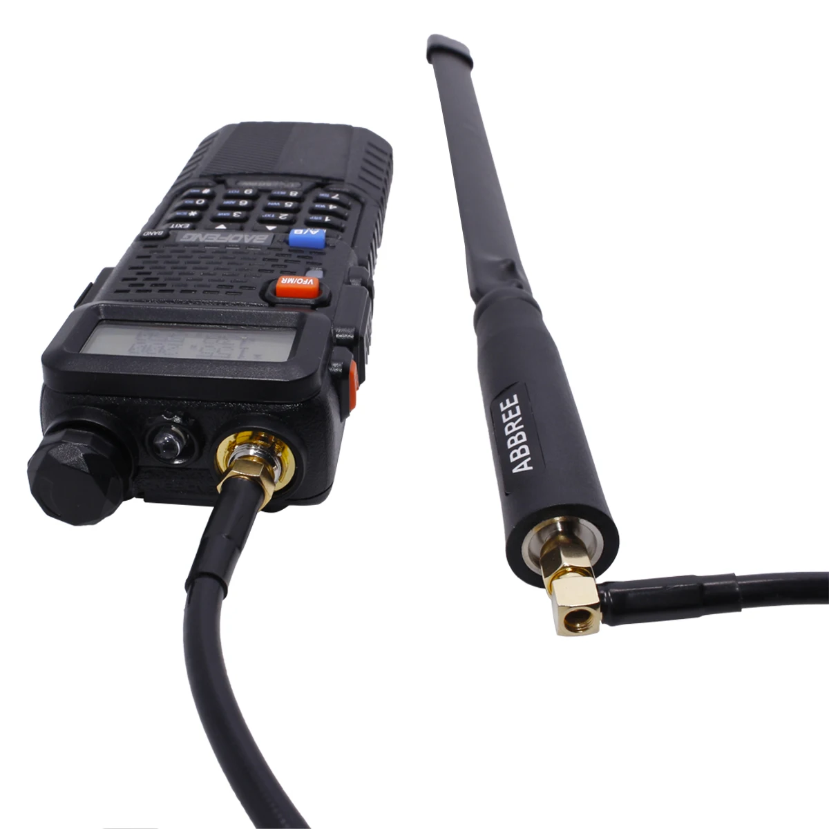 Cable conectado a una antena Wi‑Fi