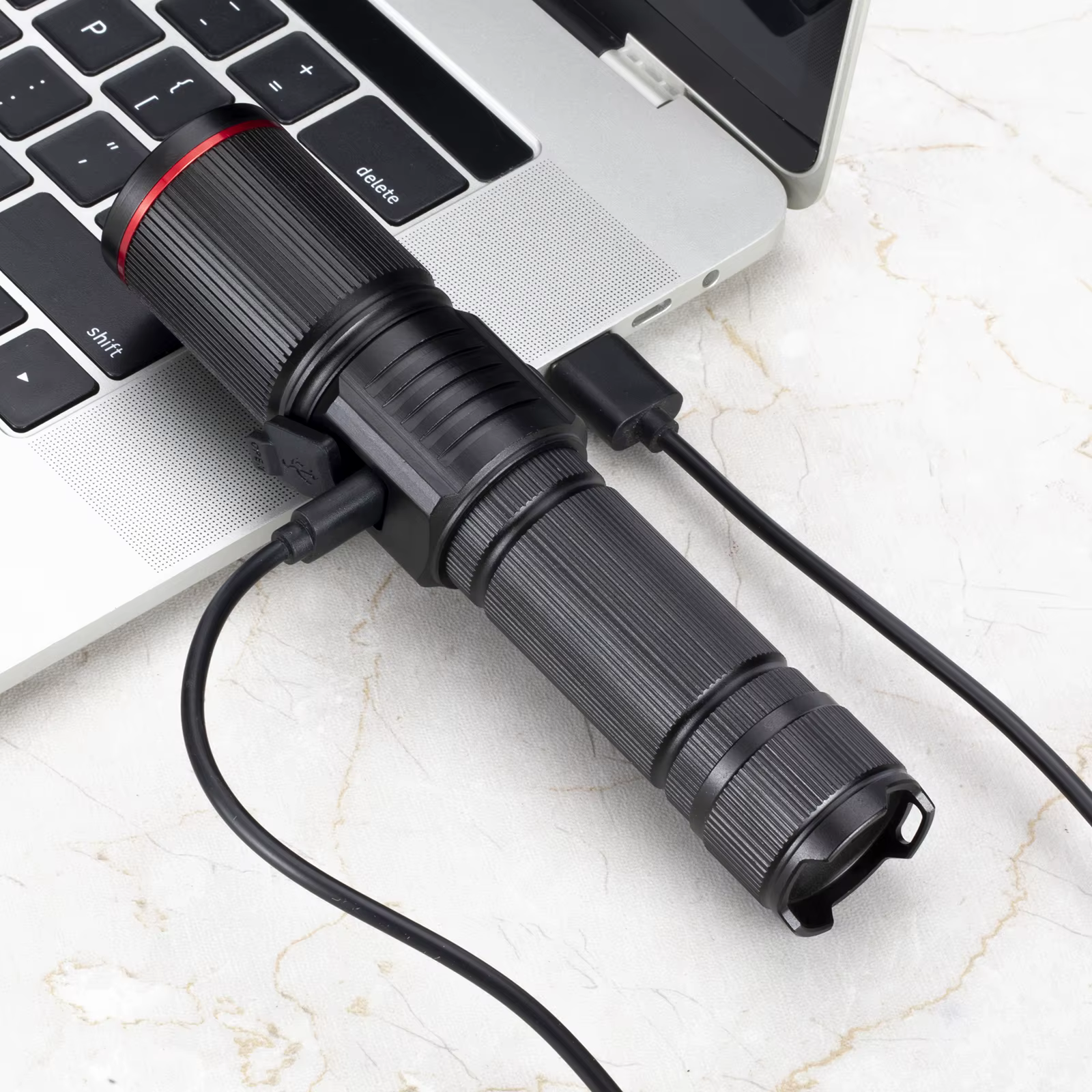 Linterna táctica LED recargable USB – Luz potente con zoom para caza - imagen 2