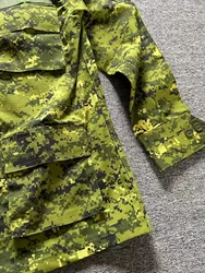 Chaqueta táctica camuflaje cortavientos hombre con múltiples bolsillos