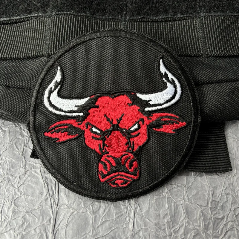 Parche bordado corrida de toro rojo táctico gancho y bucle - imagen 2