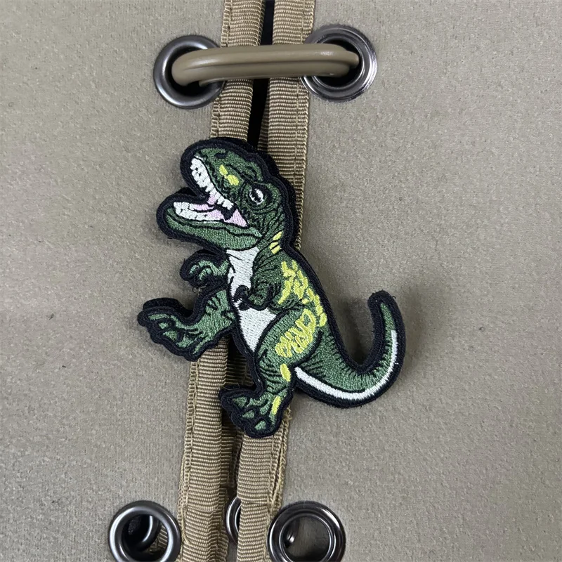 Parche bordado de dinosaurio con velcro para uniforme y mochila - imagen 4